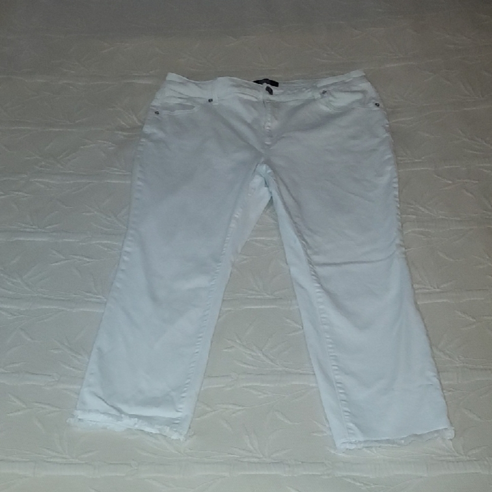 NWOT Dennis Basso12 Petite Jeans White Raw Hem Waist 32"       B20